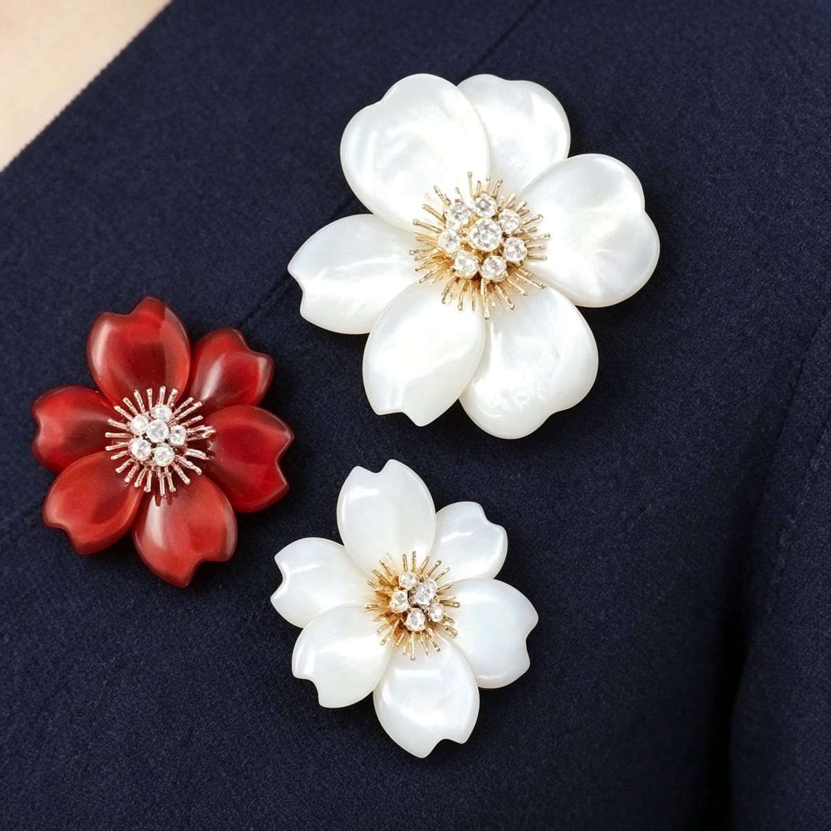 Van Cleef & Arpels Frivole brooch/pendant (convertible model)