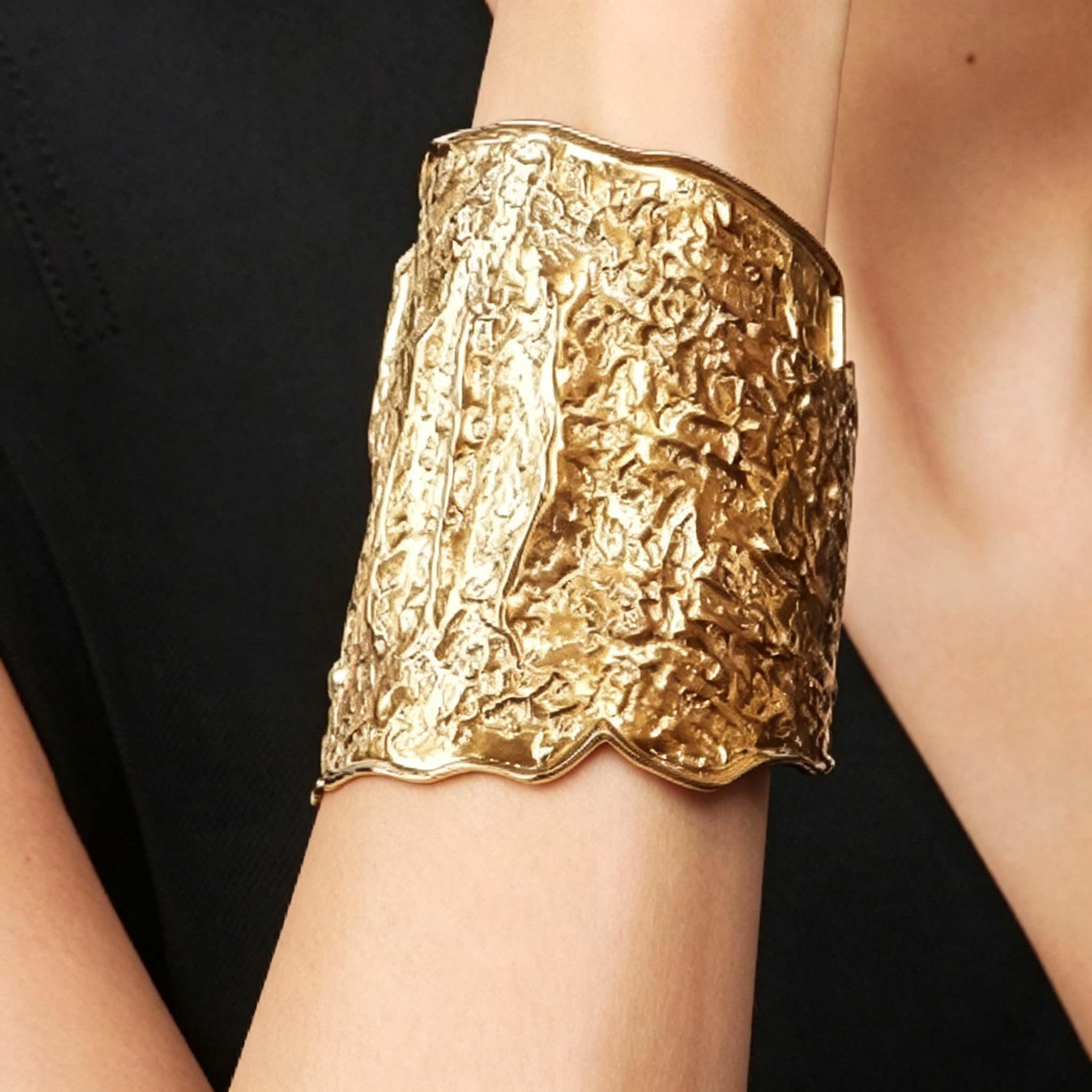 Van Cleef & Arpels Etruscan-style bracelet