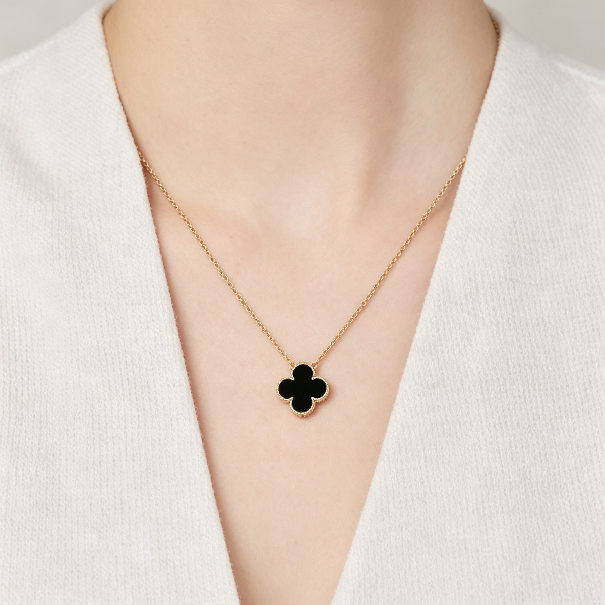Van Cleef & Arpels Vintage Alhambra medium-sized single-motif necklace