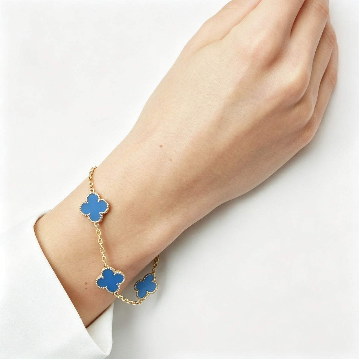 Van Cleef & Arpels Vintage Alhambra 5-motif bracelet, blue chalcedony