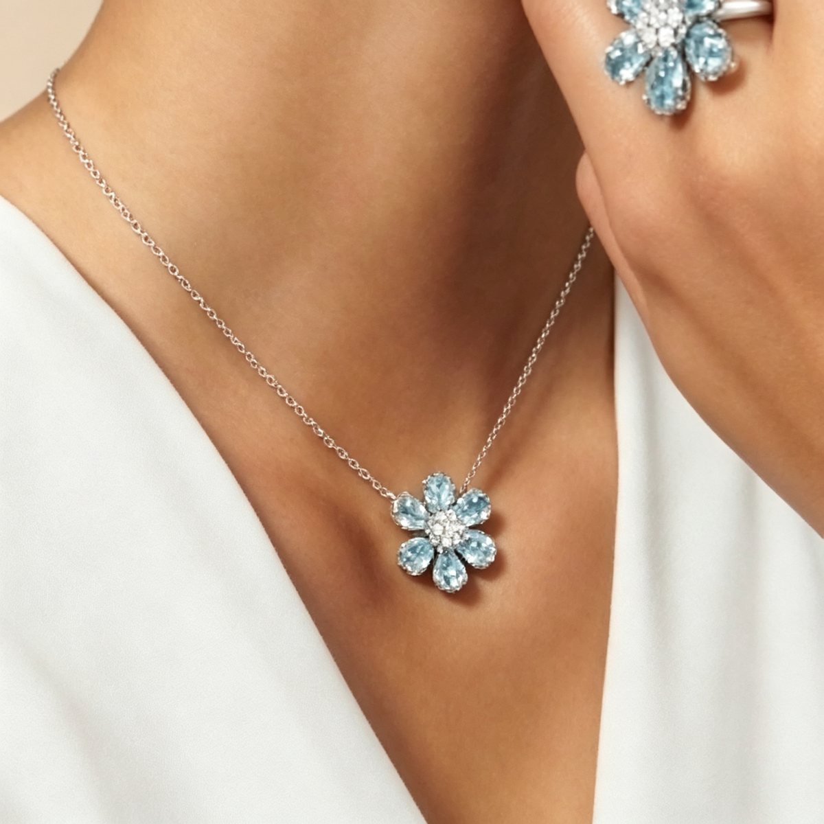 Van Cleef & Arpels Frivole collection medium model aquamarine pendant necklace