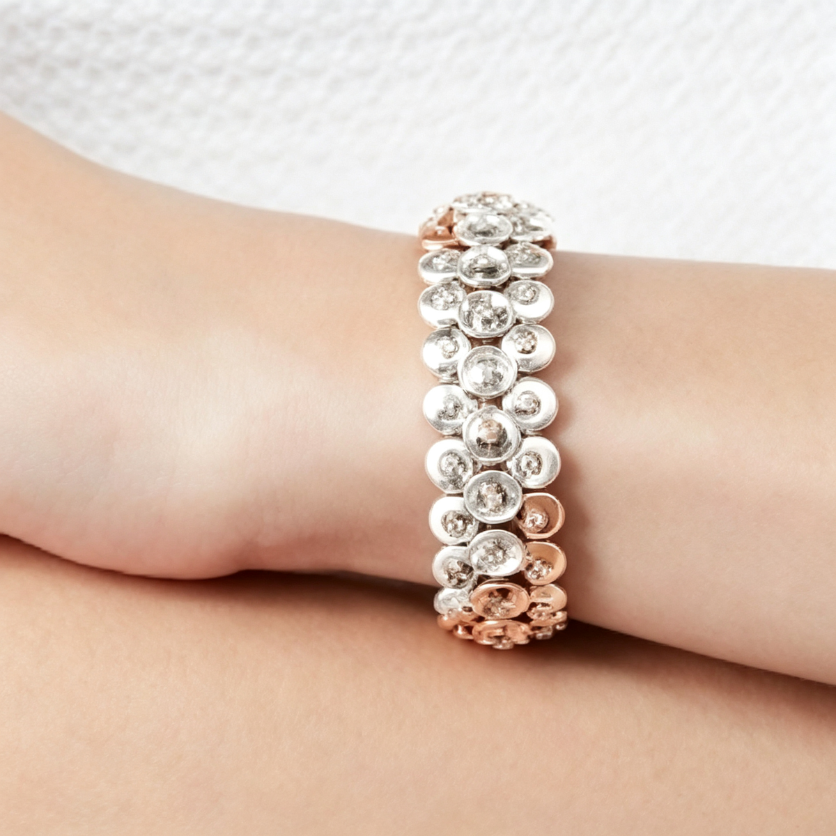 Van Cleef & Arpels Bouton d'Or medium-sized two-tone gold bracelet