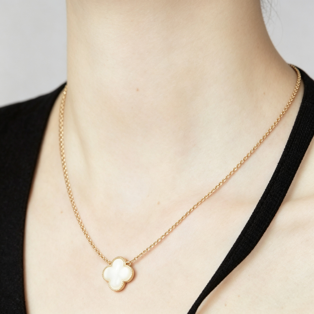 Van Cleef & Arpels white mother-of-pearl clover pendant