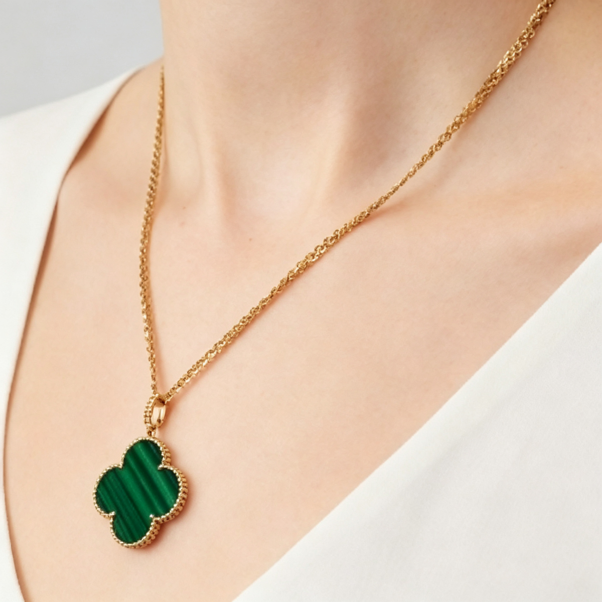 Van Cleef & Arpels Alhambra collection malachite clover necklace