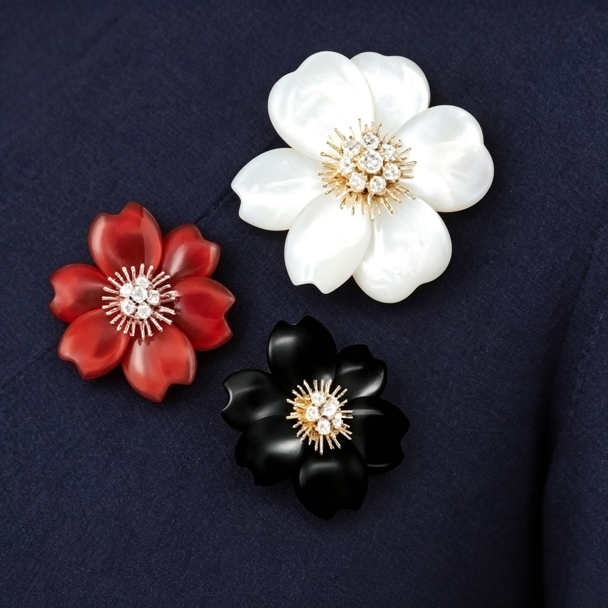 Van Cleef & Arpels Frivole brooch/pendant (convertible model)